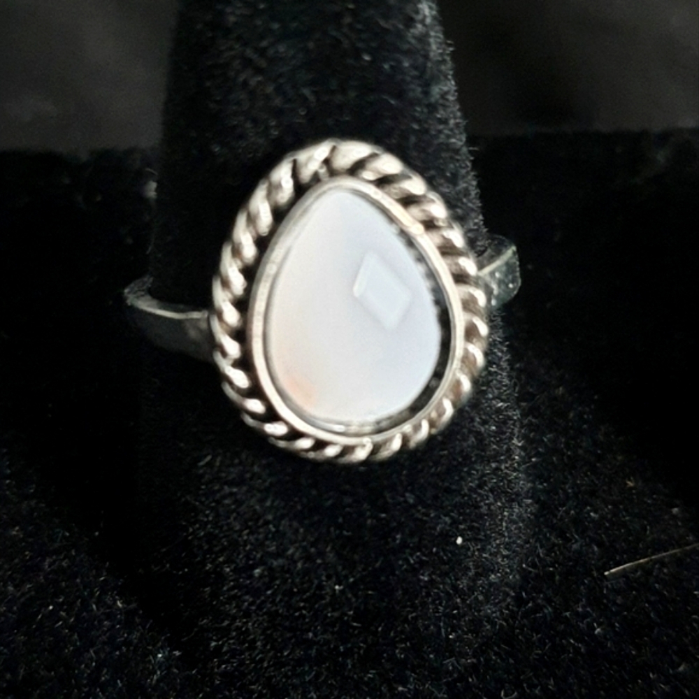Elegant Silver and White Teardrop Ring